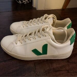 Veja White and Green Urca Women's Sneakers